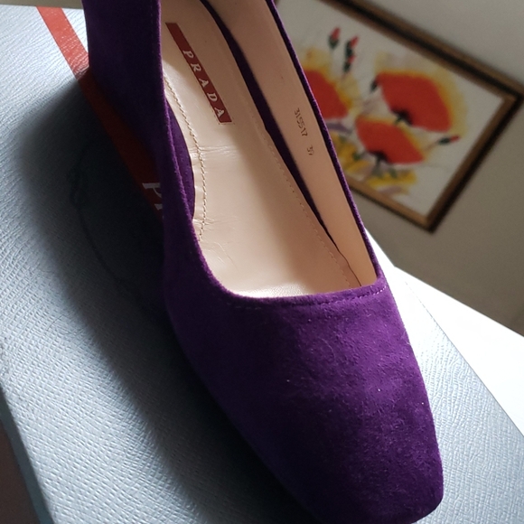 Shoes - Picture 2 of 5